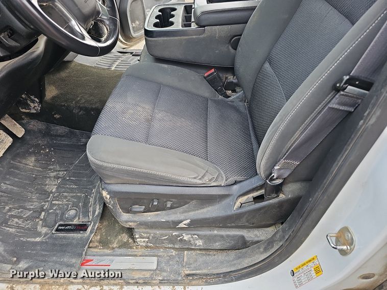 image for item DK0619 2017 Chevrolet Silverado 1500 Crew Cab pickup truck