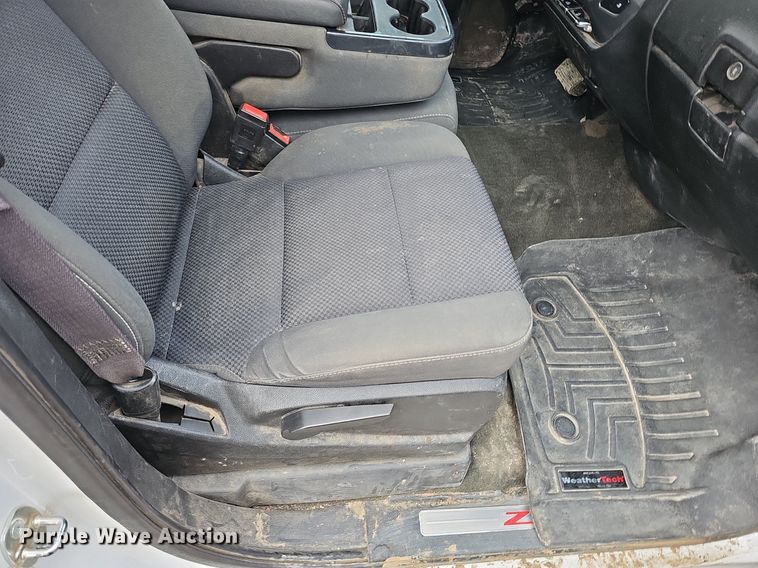 image for item DK0619 2017 Chevrolet Silverado 1500 Crew Cab pickup truck