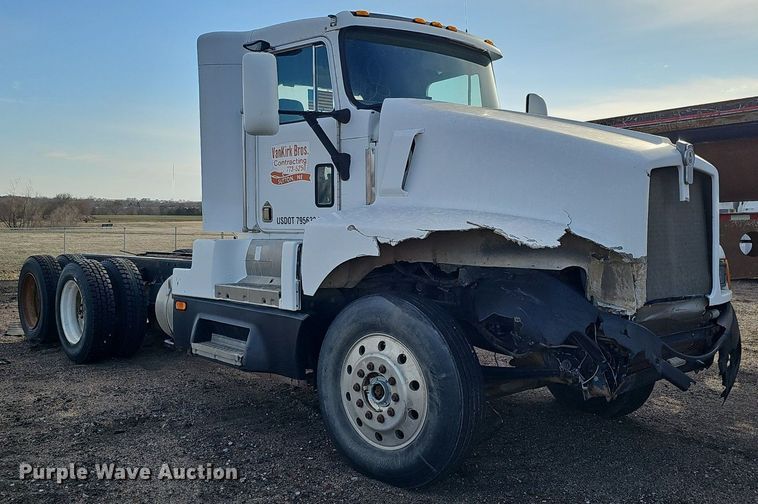 image for item DK0628 1992 Kenworth truck cab and chassis