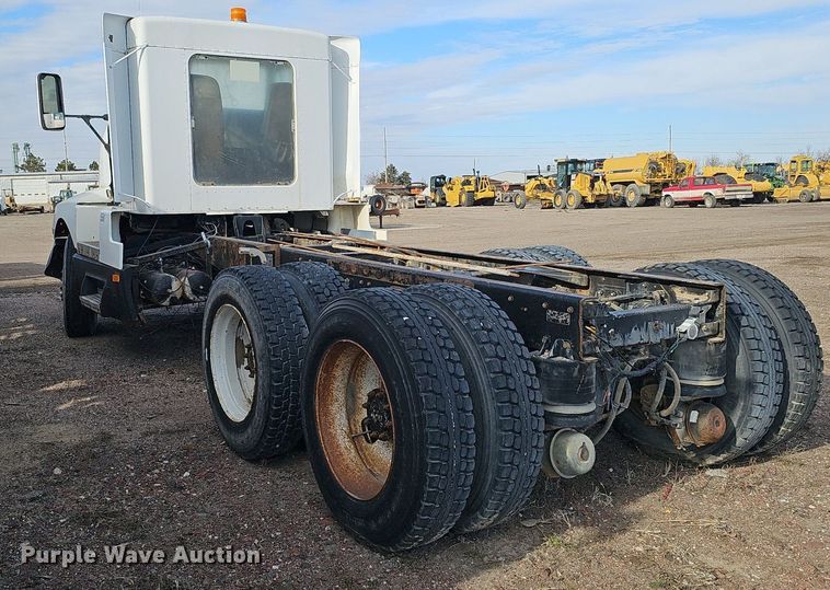 image for item DK0628 1992 Kenworth truck cab and chassis