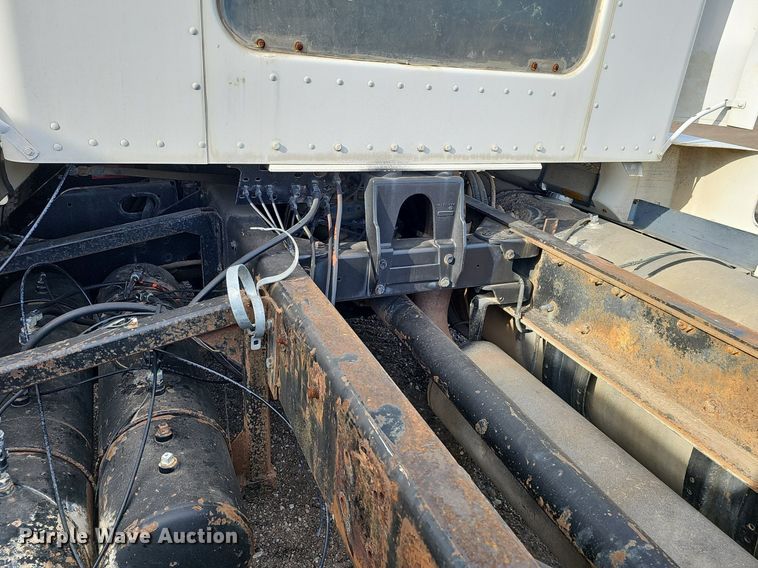 image for item DK0628 1992 Kenworth truck cab and chassis