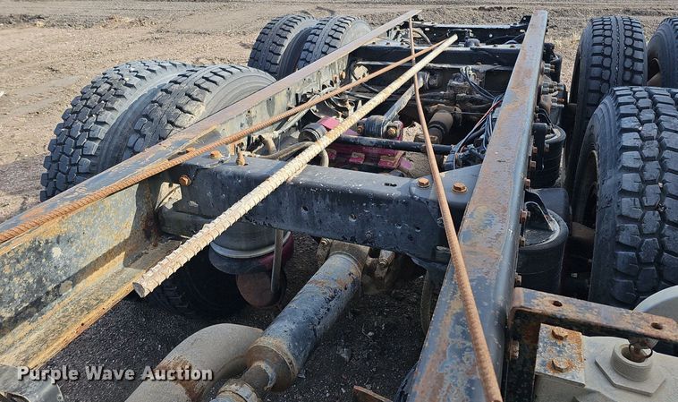 image for item DK0628 1992 Kenworth truck cab and chassis