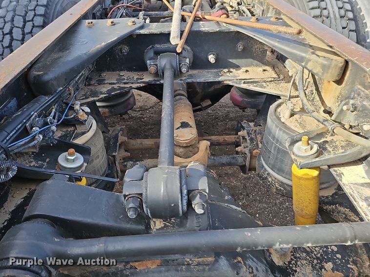 image for item DK0628 1992 Kenworth truck cab and chassis