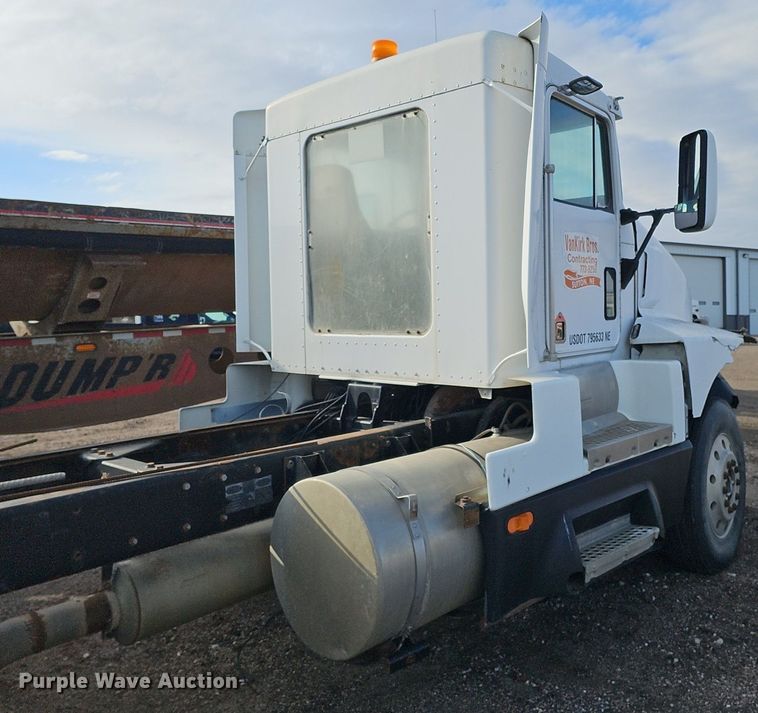 image for item DK0628 1992 Kenworth truck cab and chassis