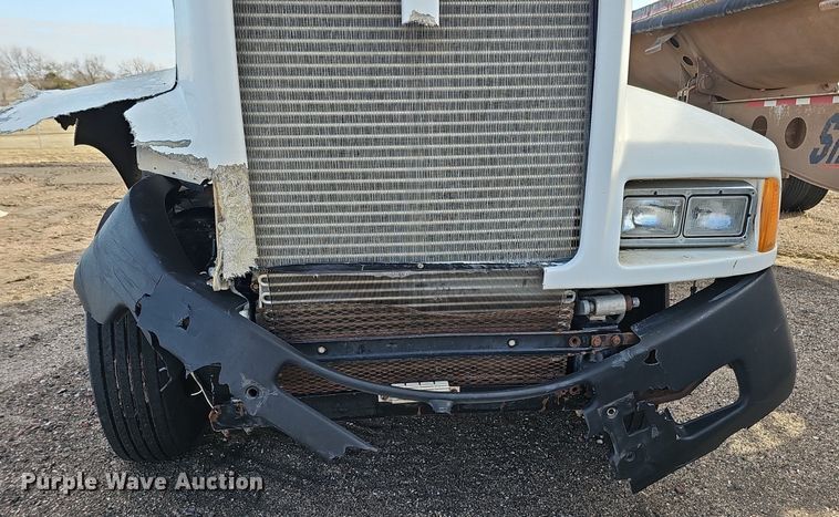 image for item DK0628 1992 Kenworth truck cab and chassis