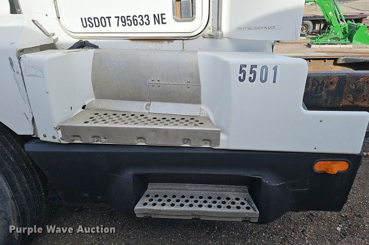 image for item DK0628 1992 Kenworth truck cab and chassis