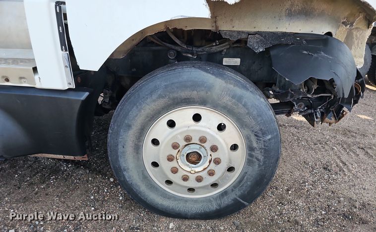 image for item DK0628 1992 Kenworth truck cab and chassis