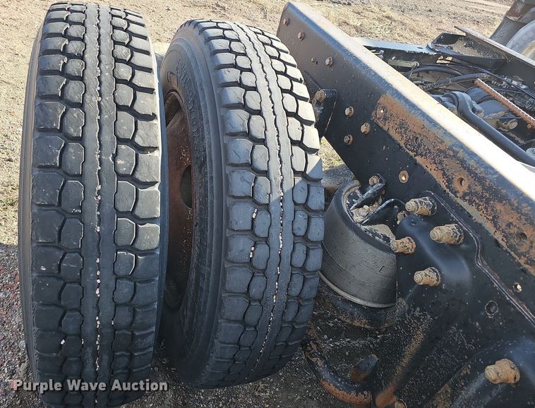 image for item DK0628 1992 Kenworth truck cab and chassis