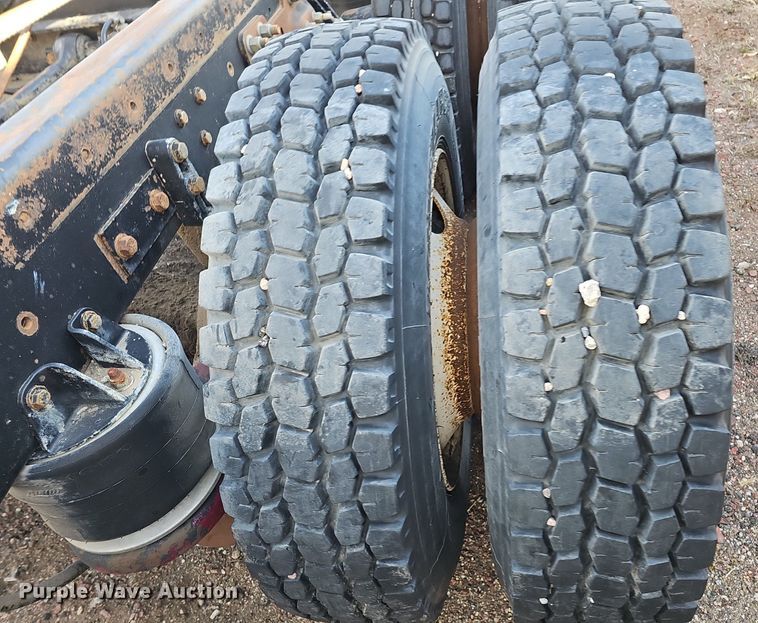 image for item DK0628 1992 Kenworth truck cab and chassis