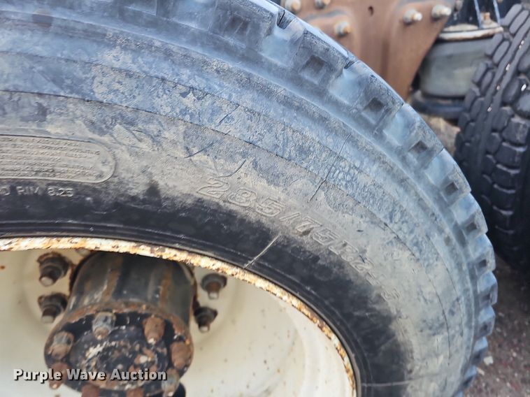 image for item DK0628 1992 Kenworth truck cab and chassis