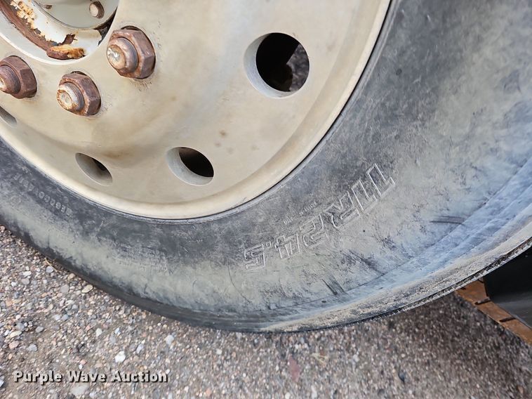 image for item DK0628 1992 Kenworth truck cab and chassis