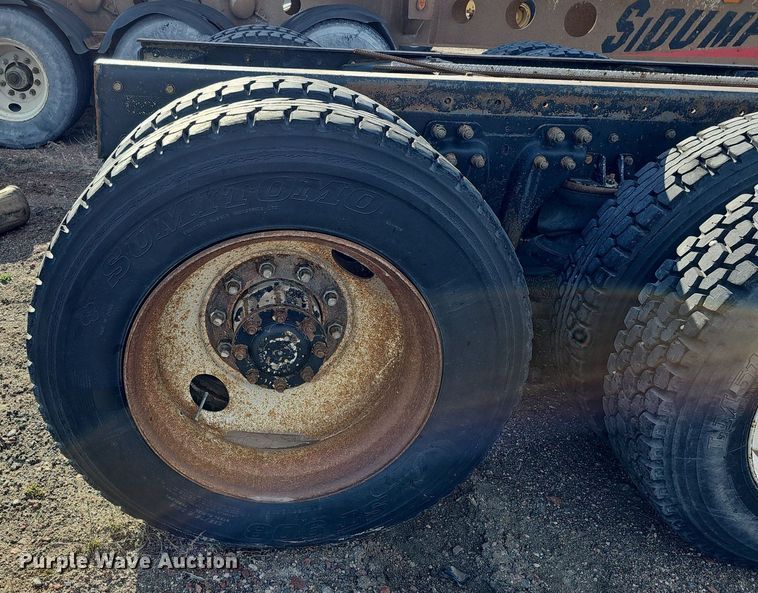 image for item DK0628 1992 Kenworth truck cab and chassis