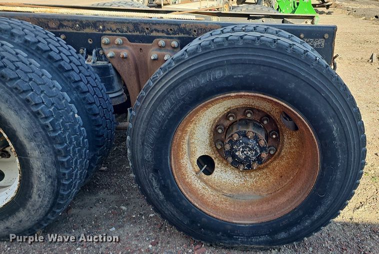 image for item DK0628 1992 Kenworth truck cab and chassis