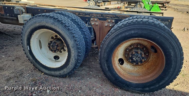 image for item DK0628 1992 Kenworth truck cab and chassis