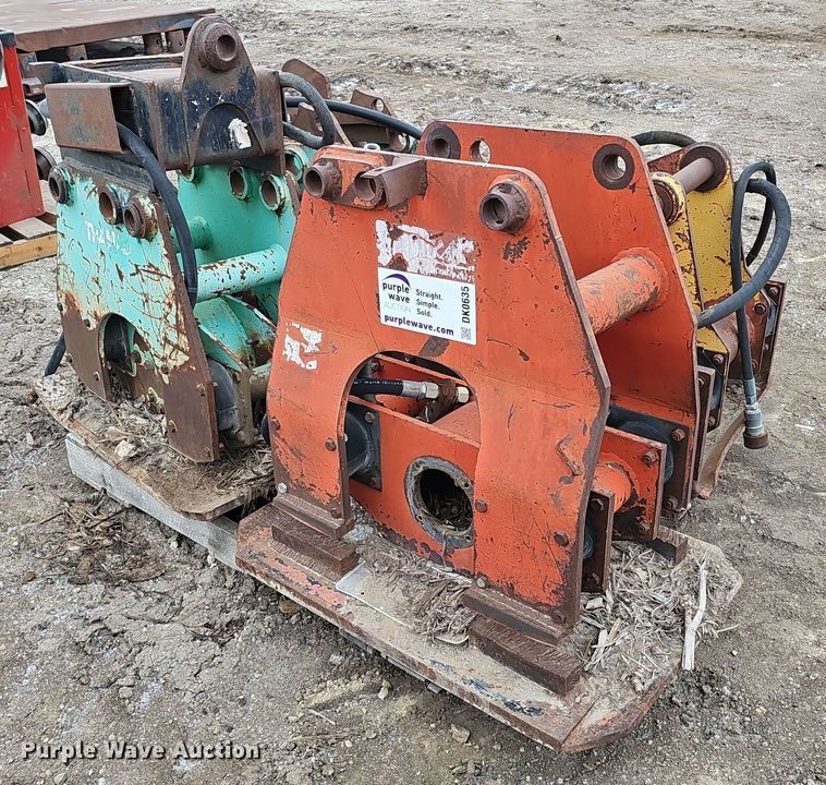 image for item DK0635 (4) plate compactors