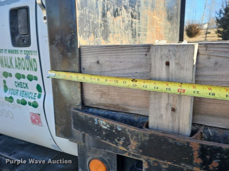 image for item DK0655 2000 Ford F750 Super Duty flatbed truck