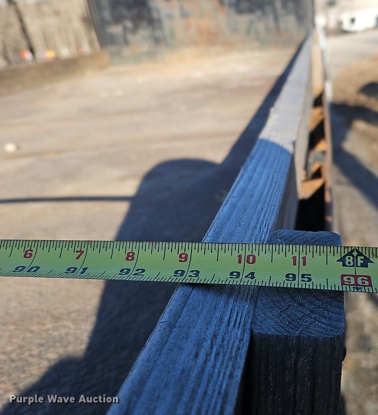 image for item DK0655 2000 Ford F750 Super Duty flatbed truck