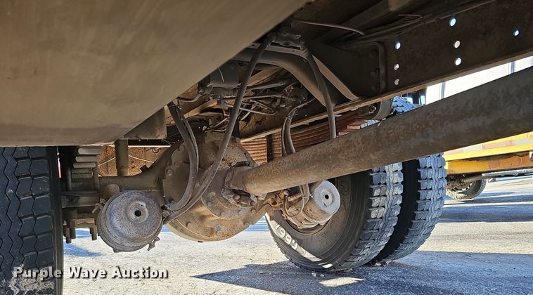 image for item DK0655 2000 Ford F750 Super Duty flatbed truck