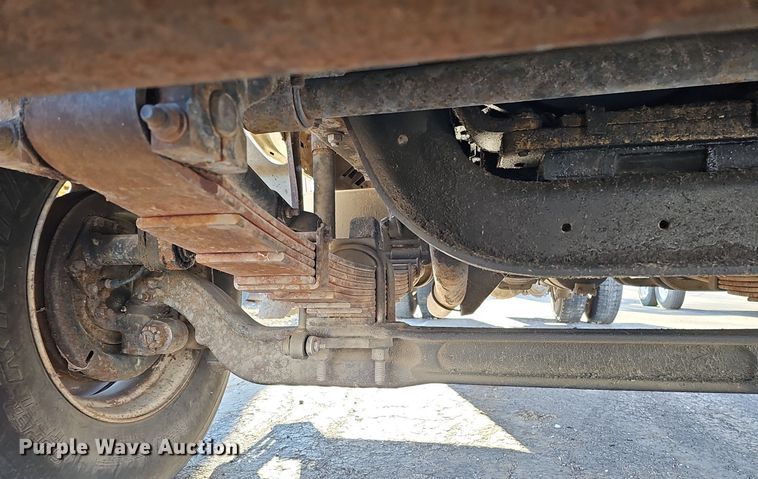 image for item DK0655 2000 Ford F750 Super Duty flatbed truck