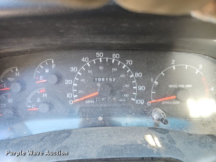 image for item DK0655 2000 Ford F750 Super Duty flatbed truck