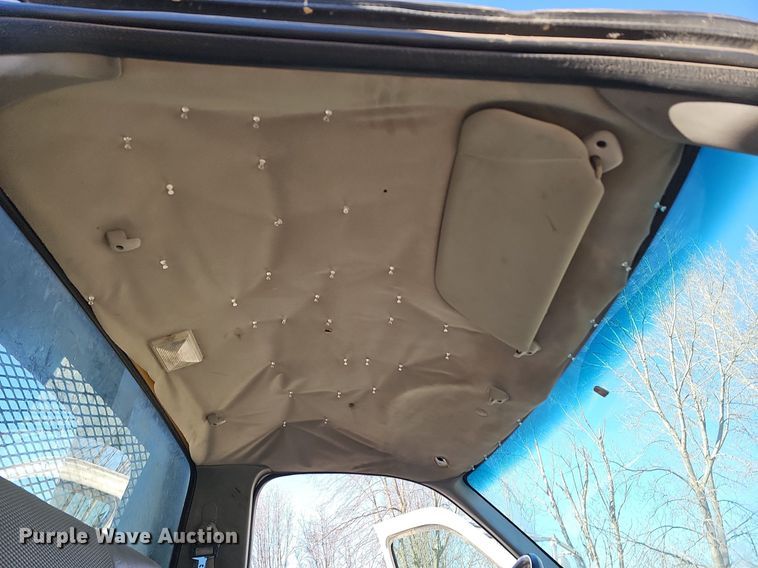 image for item DK0655 2000 Ford F750 Super Duty flatbed truck