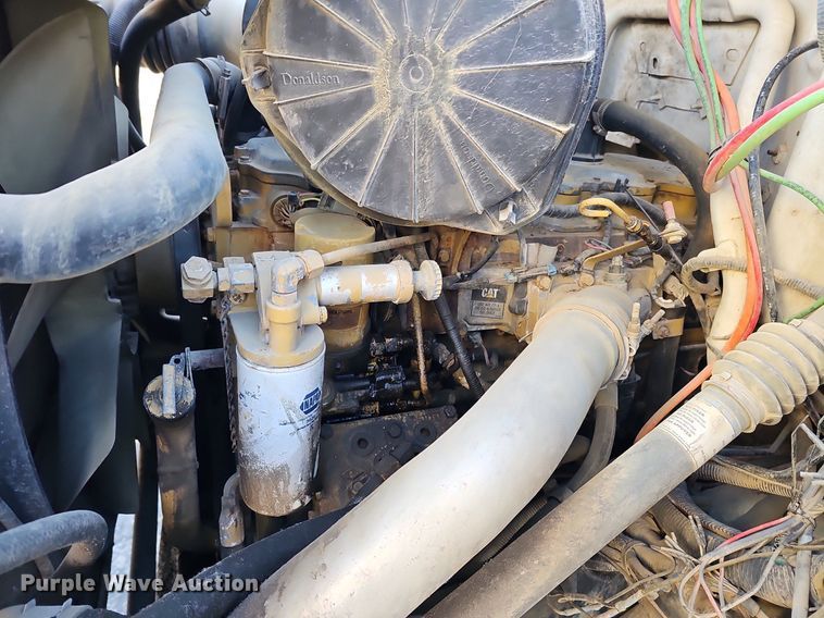 image for item DK0655 2000 Ford F750 Super Duty flatbed truck