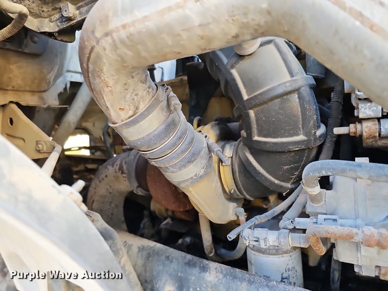 image for item DK0655 2000 Ford F750 Super Duty flatbed truck