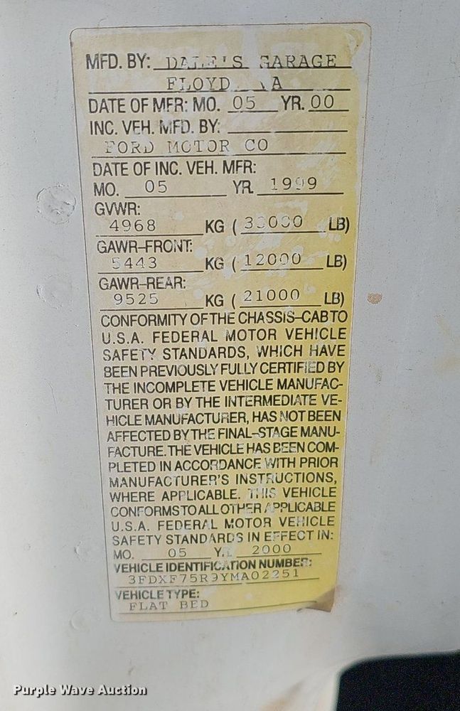 image for item DK0655 2000 Ford F750 Super Duty flatbed truck