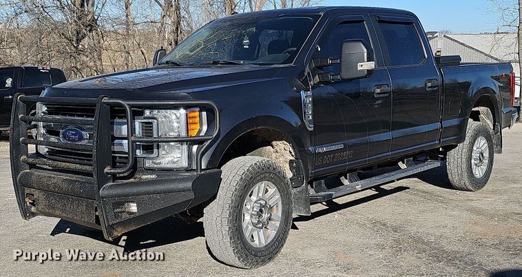 image for item DK0658 2017 Ford F250 Super Duty Crew Cab pickup truck