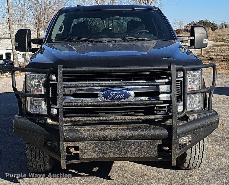 image for item DK0658 2017 Ford F250 Super Duty Crew Cab pickup truck