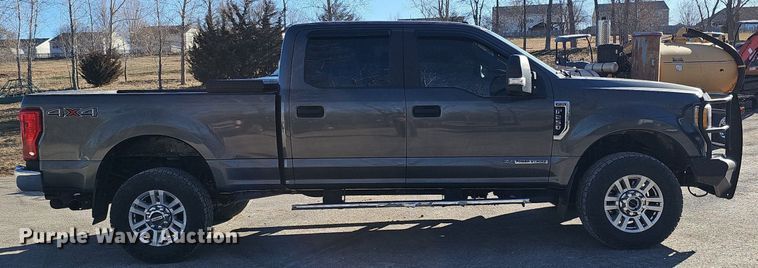 image for item DK0658 2017 Ford F250 Super Duty Crew Cab pickup truck