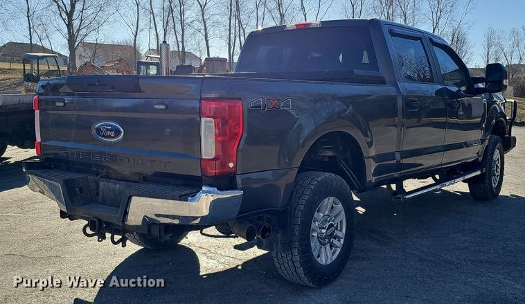 image for item DK0658 2017 Ford F250 Super Duty Crew Cab pickup truck