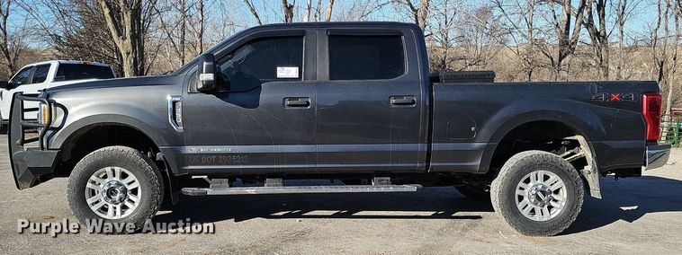 image for item DK0658 2017 Ford F250 Super Duty Crew Cab pickup truck