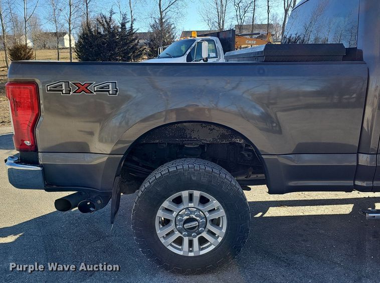 image for item DK0658 2017 Ford F250 Super Duty Crew Cab pickup truck