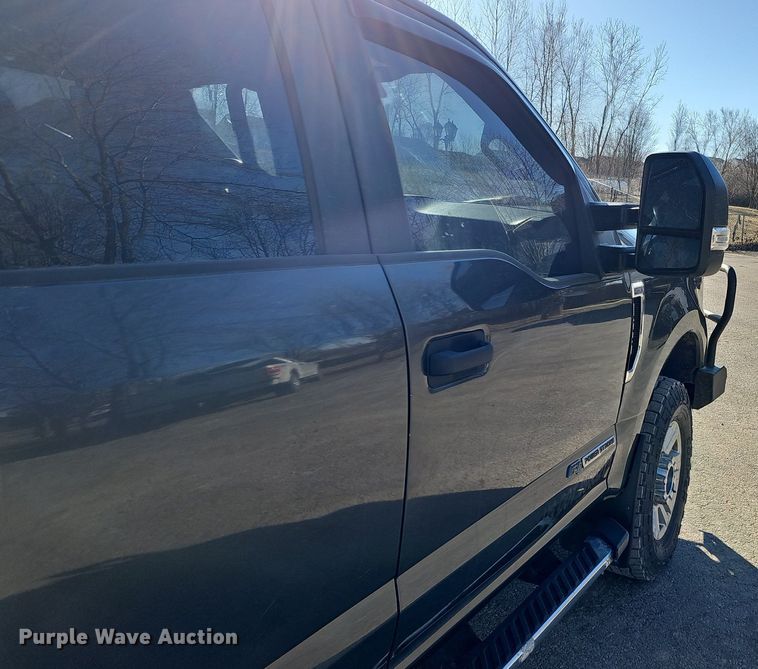 image for item DK0658 2017 Ford F250 Super Duty Crew Cab pickup truck