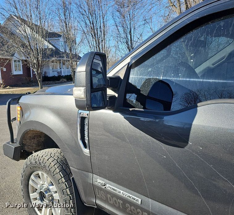 image for item DK0658 2017 Ford F250 Super Duty Crew Cab pickup truck