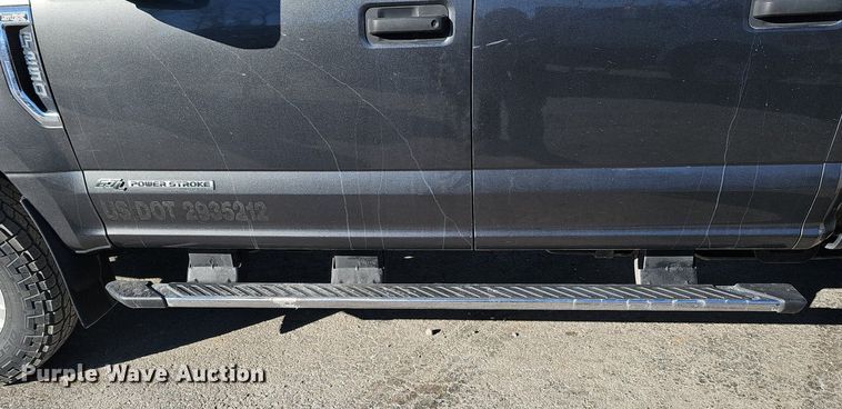 image for item DK0658 2017 Ford F250 Super Duty Crew Cab pickup truck