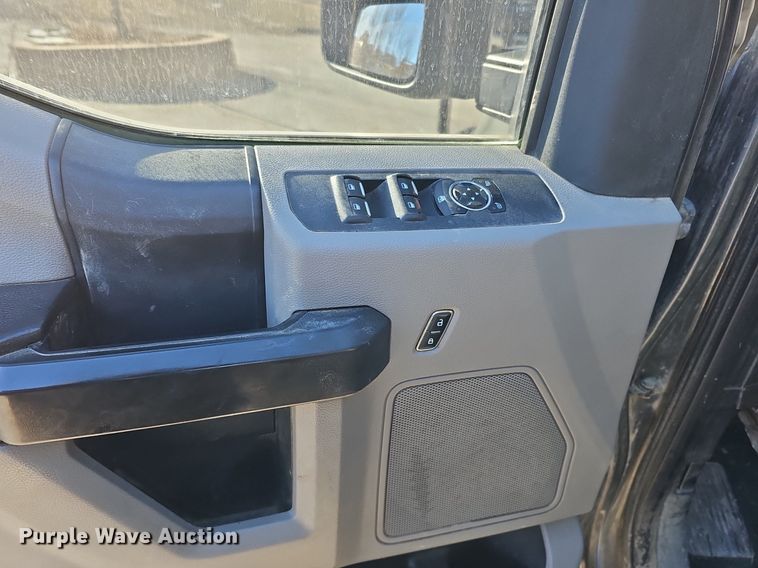 image for item DK0658 2017 Ford F250 Super Duty Crew Cab pickup truck