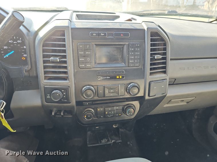 image for item DK0658 2017 Ford F250 Super Duty Crew Cab pickup truck