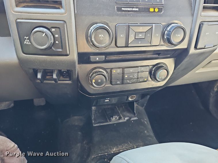 image for item DK0658 2017 Ford F250 Super Duty Crew Cab pickup truck