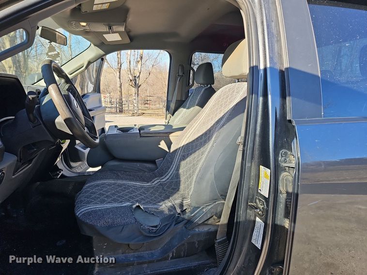 image for item DK0658 2017 Ford F250 Super Duty Crew Cab pickup truck