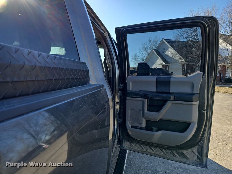 image for item DK0658 2017 Ford F250 Super Duty Crew Cab pickup truck