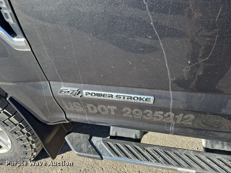 image for item DK0658 2017 Ford F250 Super Duty Crew Cab pickup truck