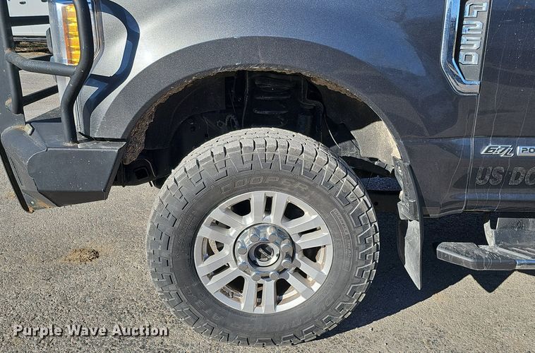 image for item DK0658 2017 Ford F250 Super Duty Crew Cab pickup truck