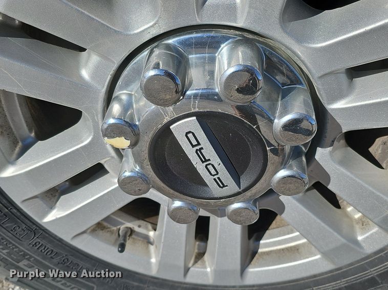 image for item DK0658 2017 Ford F250 Super Duty Crew Cab pickup truck