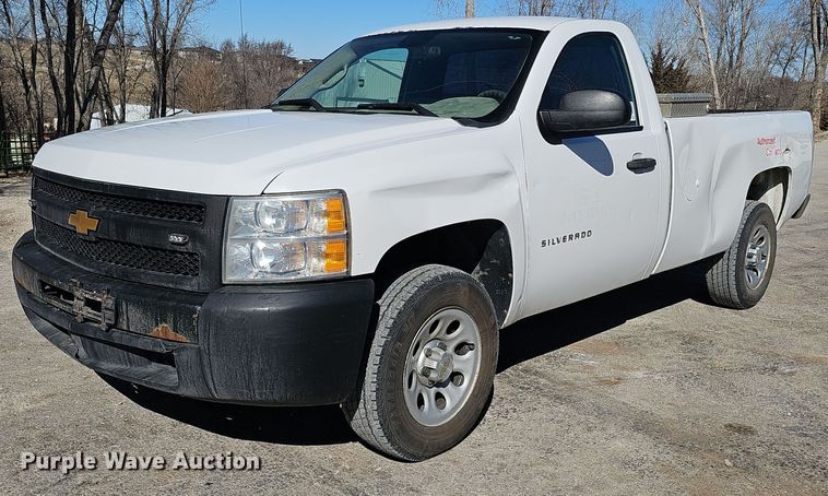 image for item DK0660 2013 Chevrolet Silverado 1500 pickup truck