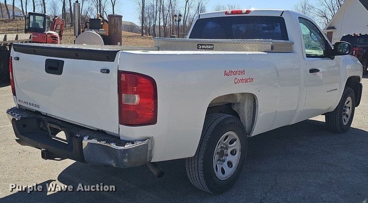 image for item DK0660 2013 Chevrolet Silverado 1500 pickup truck