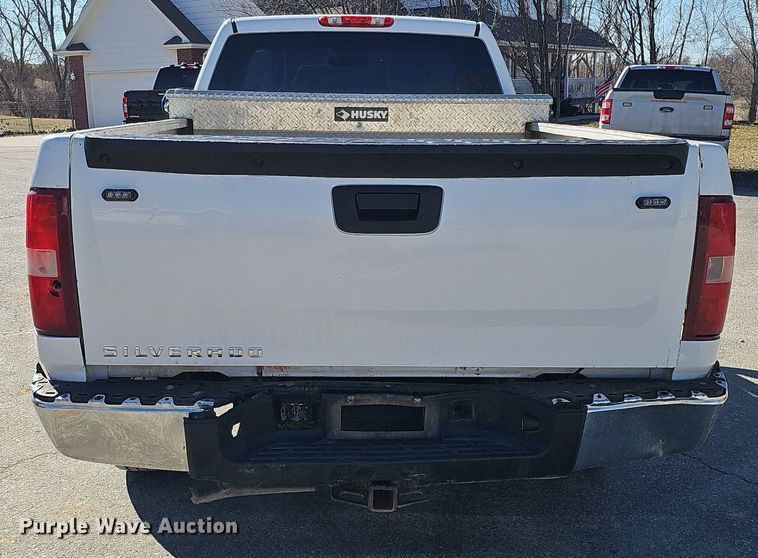 image for item DK0660 2013 Chevrolet Silverado 1500 pickup truck