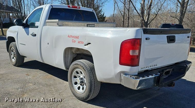 image for item DK0660 2013 Chevrolet Silverado 1500 pickup truck