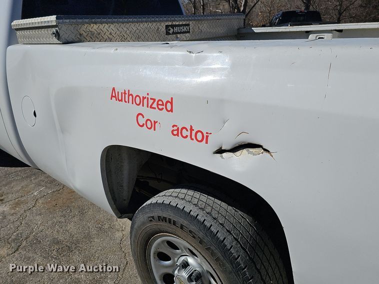 image for item DK0660 2013 Chevrolet Silverado 1500 pickup truck